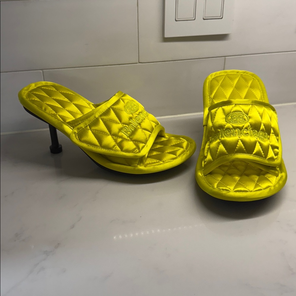 Balenciaga Satin Quilted Heels size 37, LIME, BRAND NEW, never worn.